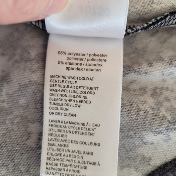 NWT Halston Studio Camo Top Size L - Picture 11 of 16